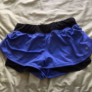 Medium athletic shorts with blue shell